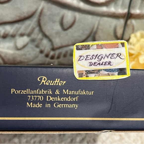 M.J.Hummel Mini Tea Set - Picture 10 of 11